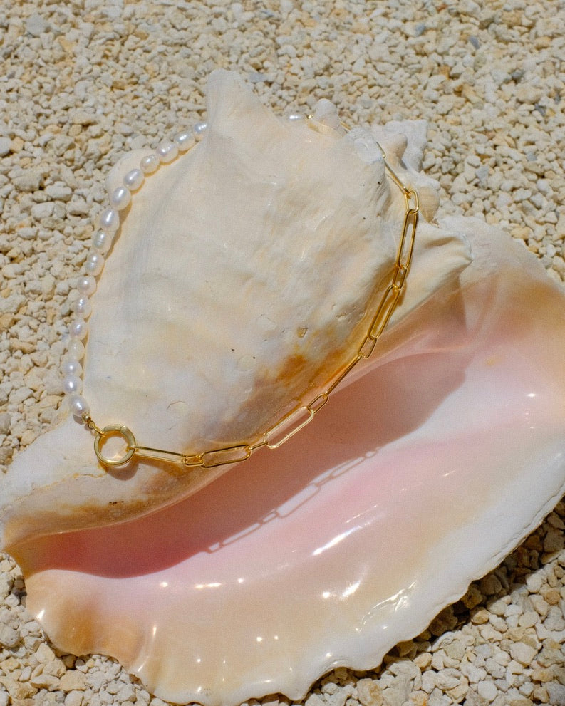 pearl and chain necklace, toggle clasp necklace, freshwater pearl choker, trendy gold necklace 2025, edgy pearl jewelry, handmade coastal jewelry, half pearl necklace, Cuya jewelry