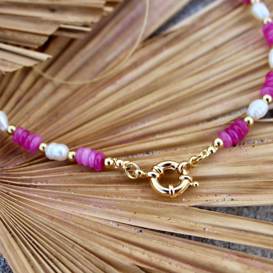 Beaded necklace with pink beads and freshwater pearls, golden sailor clasp. beachy summer lake boho layering stack style trendy 