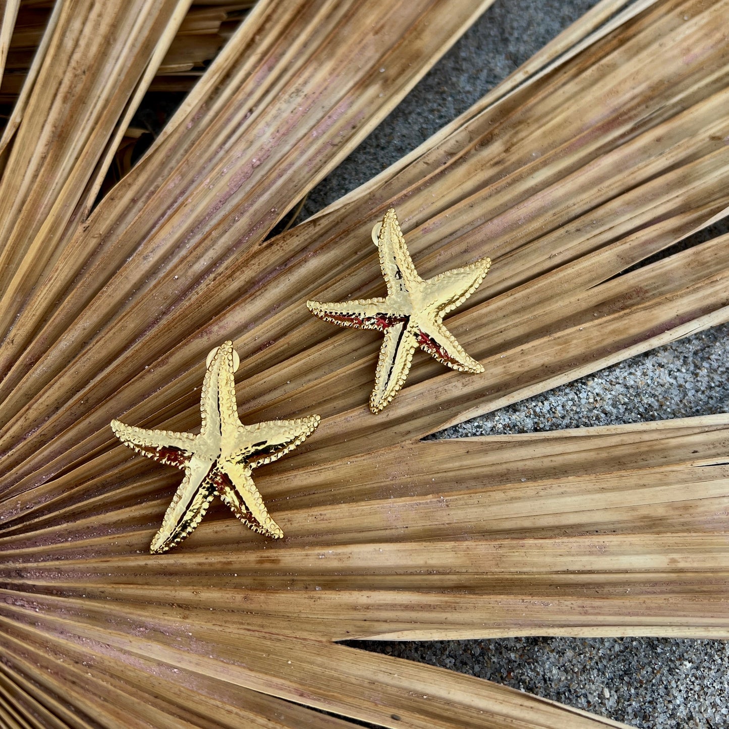 textured gold plated starfish earrings summer beach beachy trendy stylish ocean sea style