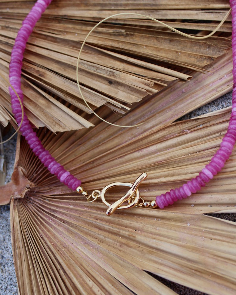 pink beaded necklace with gold clasp summer beach ocean boho trendy stylish stacked