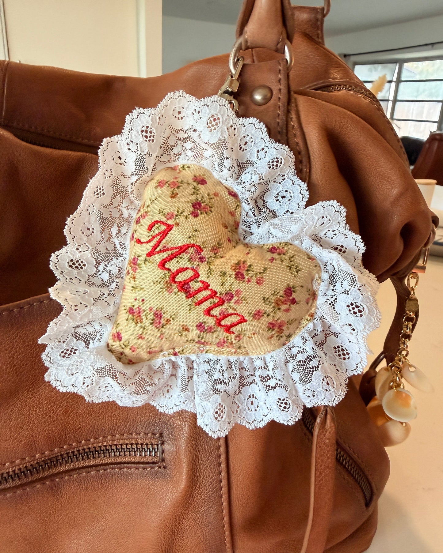 “Mama” Lace Puffy Heart Bag Charm /Keychain