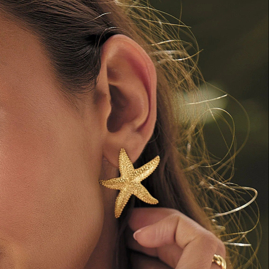textured gold plated starfish earrings summer beach beachy trendy stylish ocean sea style