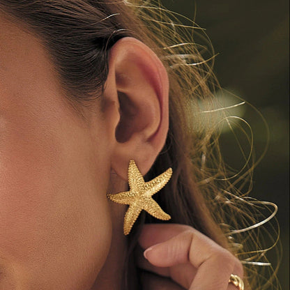 textured gold plated starfish earrings summer beach beachy trendy stylish ocean sea style